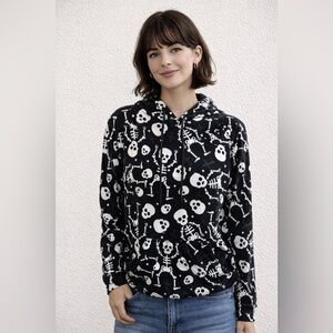 NWT Shosho Monochrome Skull Pattern Hoodie